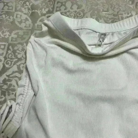 Woman’s white skirt in size small - Picture 3 of 3